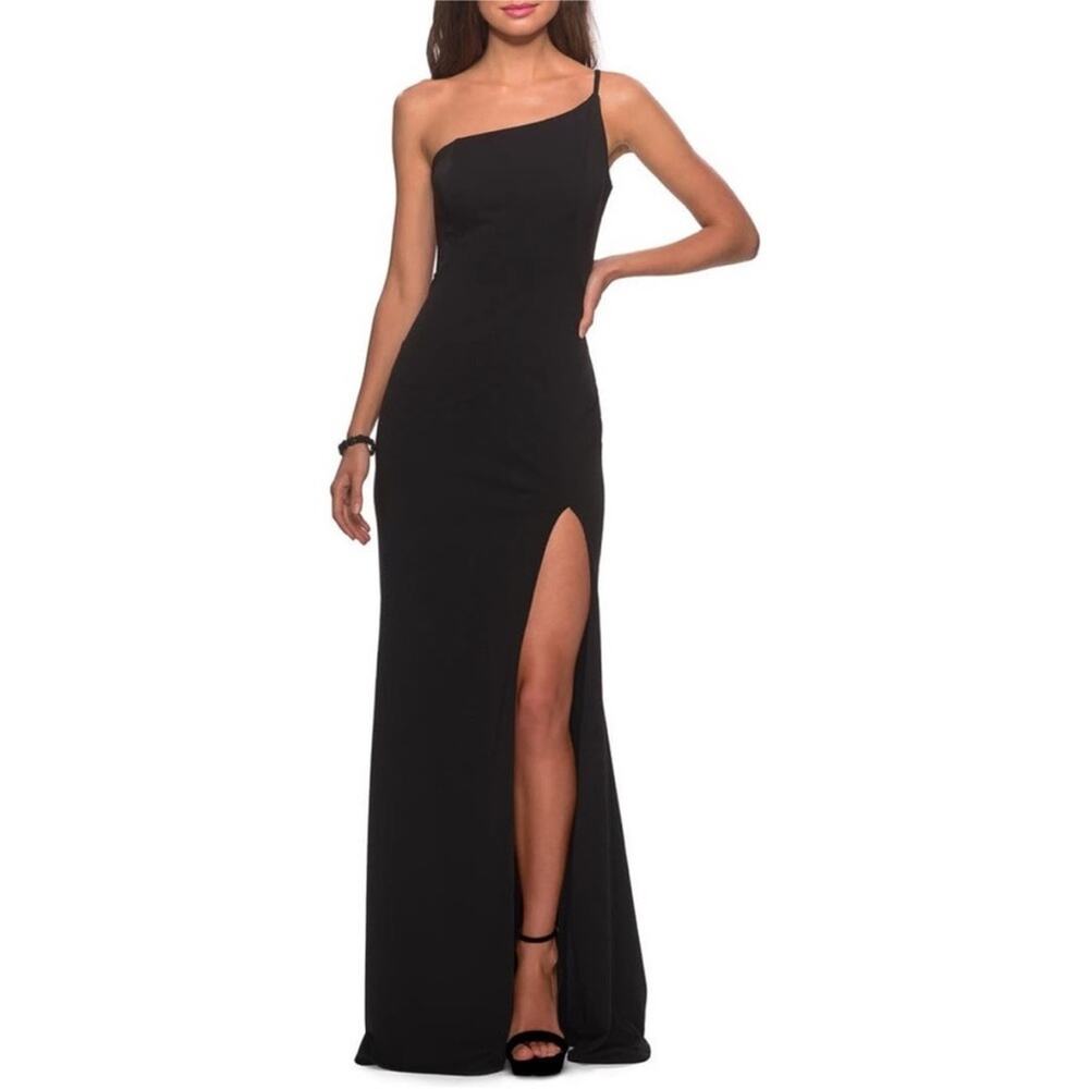 La Femme Black Gown Size 2 Nwot
$228